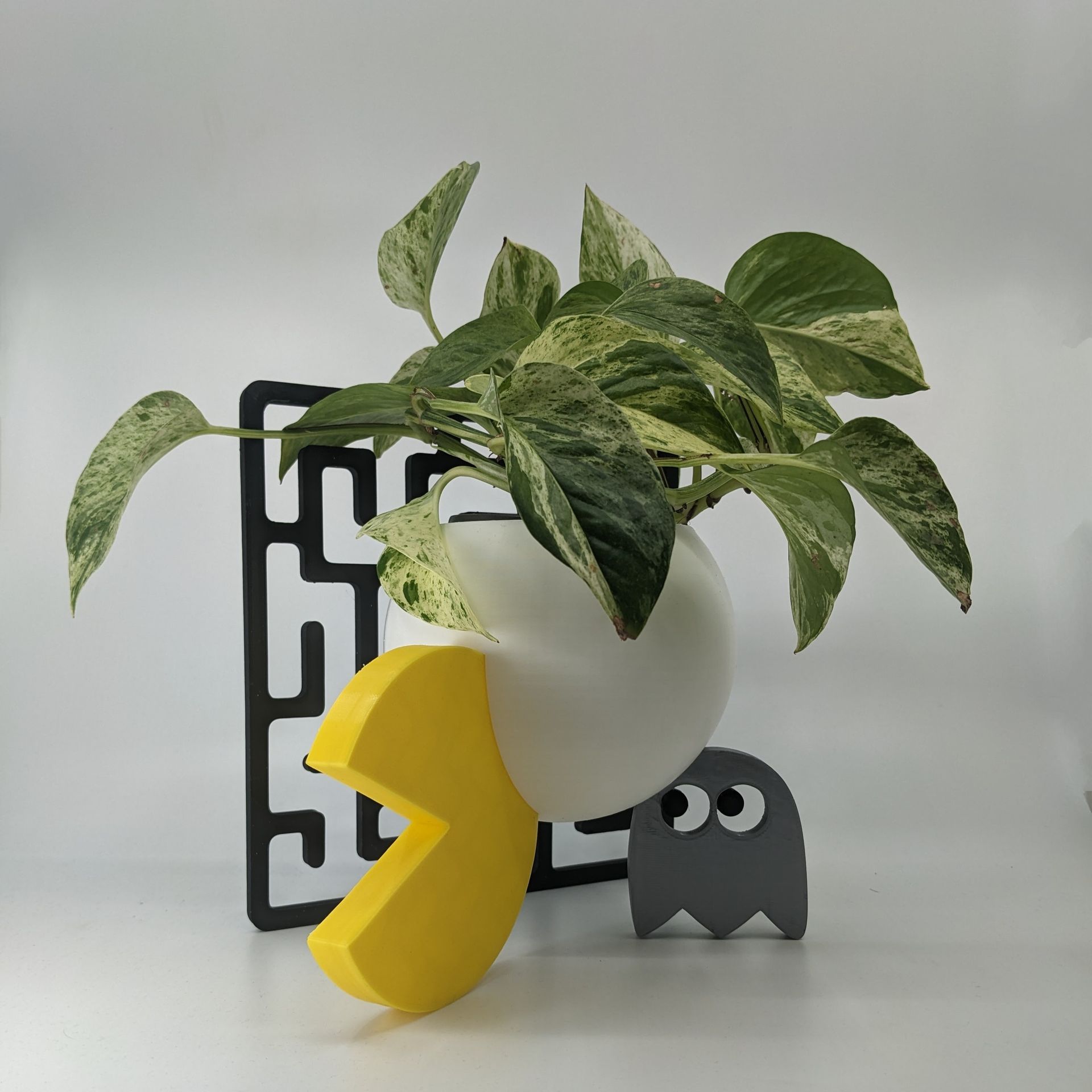 Venchartt Pocman Cache-pot original design sphérique asymétrique Pacman Création en impression 3D personnalisable Cache-pot Plantes Artisanal Lyon Personnalisé Pacman Jeux vidéo rétro Design Sphère Décoration