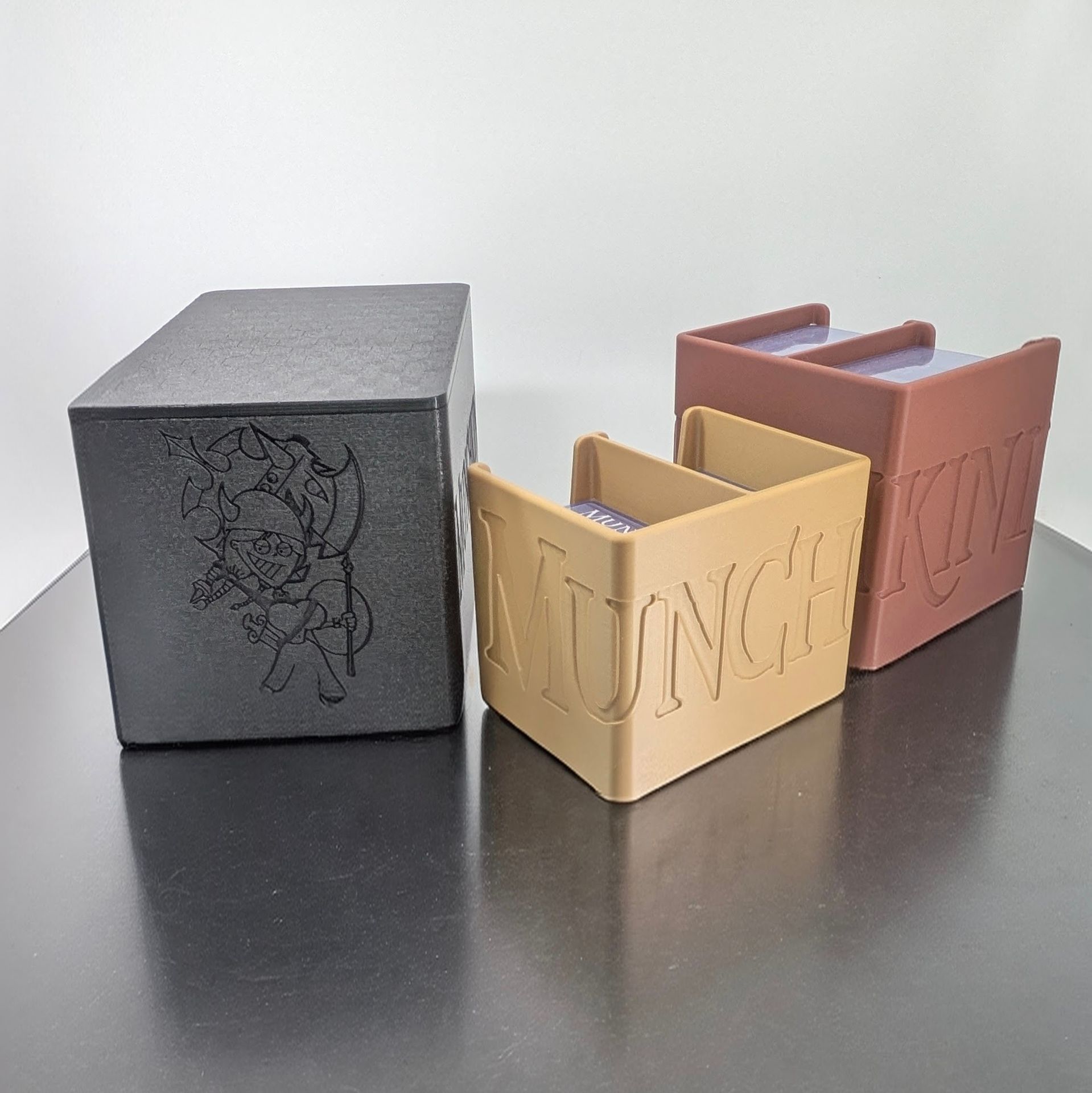 Standard Venchartt Munchkin Box Boite de rangement jeux de société Création en impression 3D personnalisable Boite Jeux de société Artisanal Lyon Personnalisé Accessoire Extensions Cartes Sur mesure Rangement